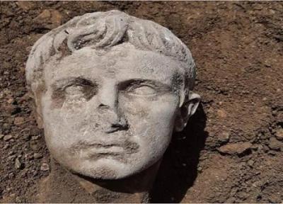 کشف مجسمه نیم تنه نخستین امپراطور روم باستان
