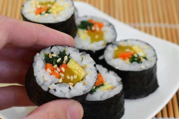 معروف ترین غذا های ژاپنسوشی